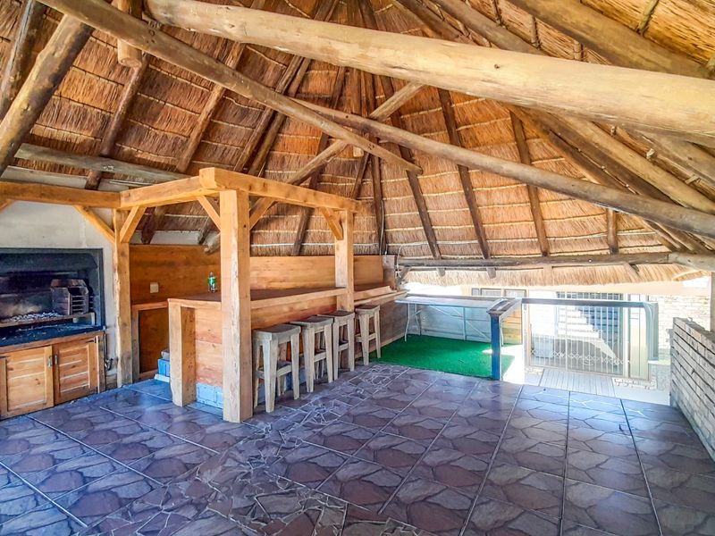 Coastal Investment with Panoramic Sea Views & Triple Income Potential on the Gonubie Coastline. - Photo 10