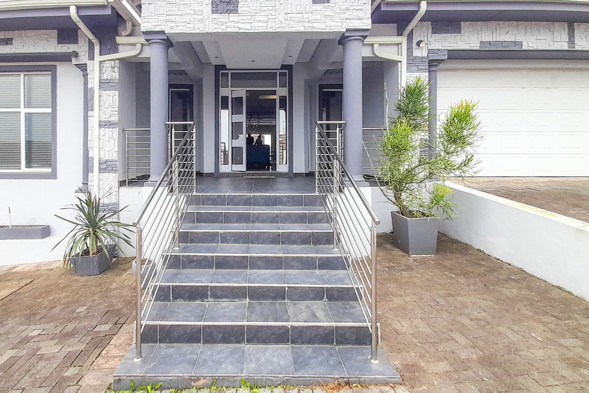 Designed to Impress! Built to Belong and Styled for Life at the Top in Nahoon Valley - Photo 2