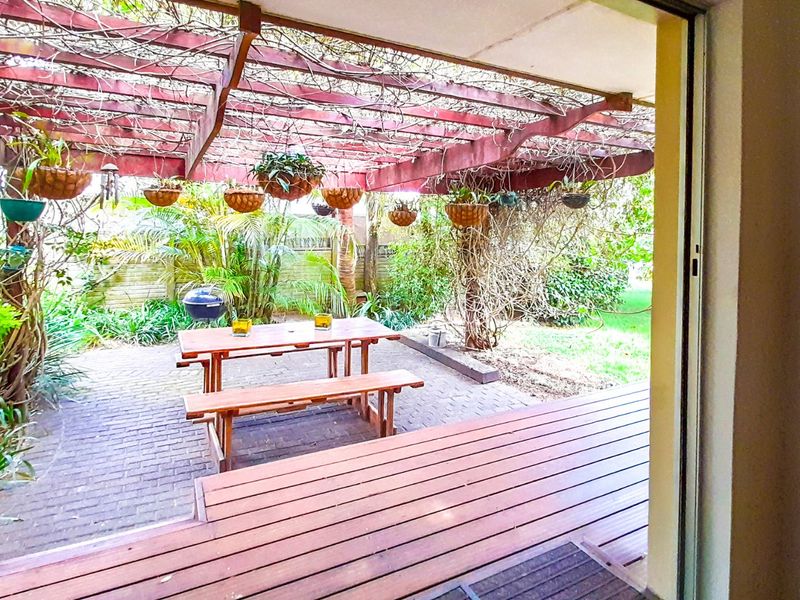 Timeless Vincent Residence with Generous Proportions, Income-Generating Cottage and a Pool That Curves Like It’s on Holiday! - Photo 10