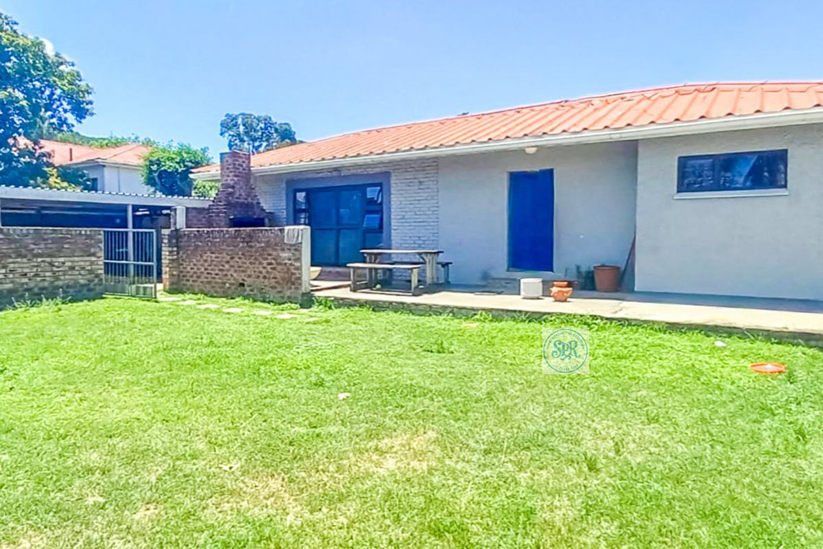 One Erf, Three Personalities — All Ready to Meet You in the Upper Cambridge Area in East London with Easy Access to Everywhere.  - Photo 3