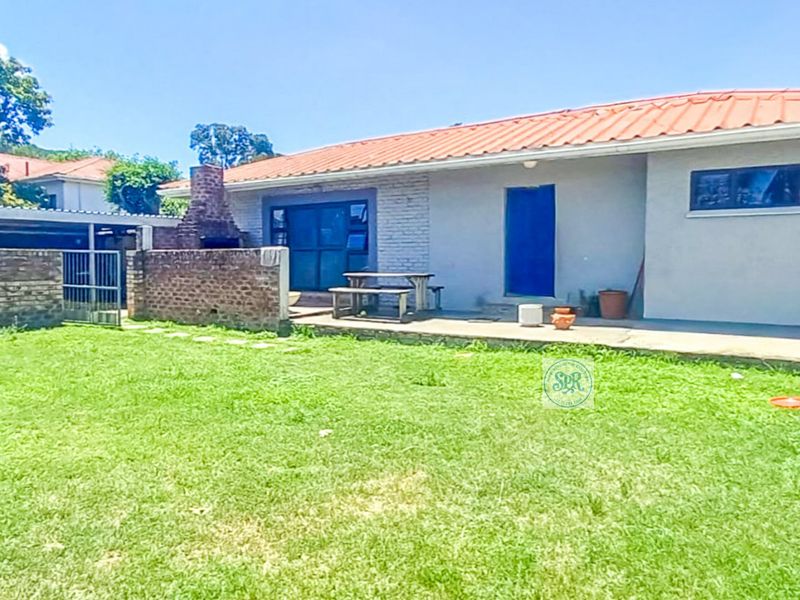 One Erf, Three Personalities — All Ready to Meet You in the Upper Cambridge Area in East London with Easy Access to Everywhere.  - Photo 3