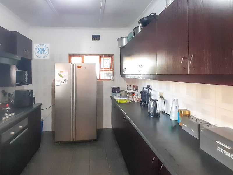 One Erf, Three Personalities — All Ready to Meet You in the Upper Cambridge Area in East London with Easy Access to Everywhere.  - Photo 10