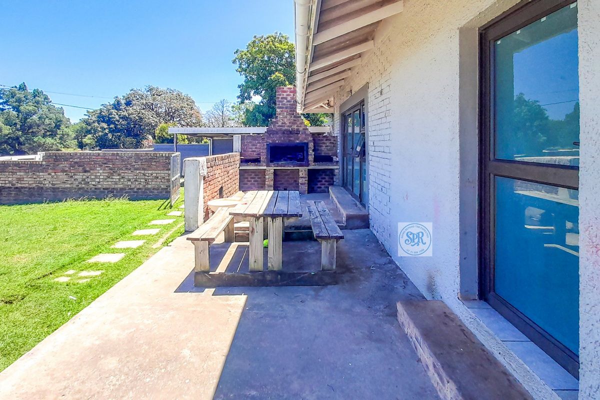 One Erf, Three Personalities — All Ready to Meet You in the Upper Cambridge Area in East London with Easy Access to Everywhere.  - Photo 5