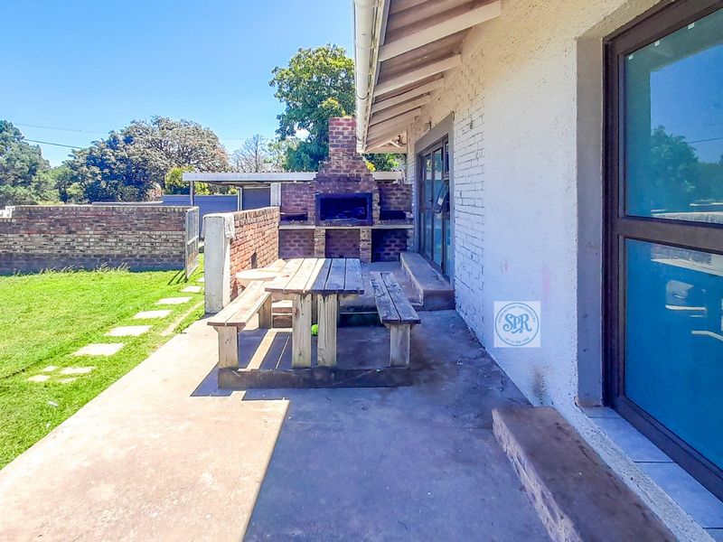 One Erf, Three Personalities — All Ready to Meet You in the Upper Cambridge Area in East London with Easy Access to Everywhere.  - Photo 5