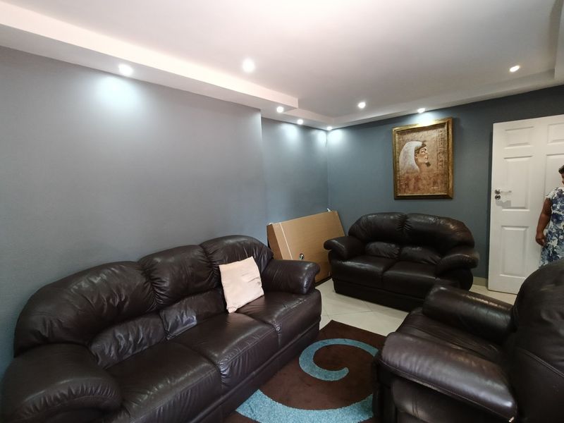 To Rent in Umhlanga, freestanding, furnished 4 bedroom pet friendly home with DQ and flat. - Photo 9