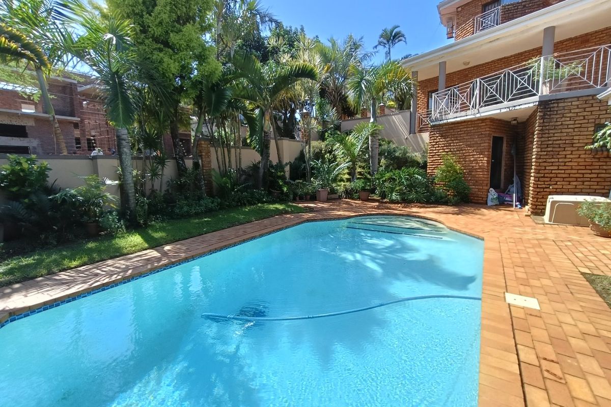 To Rent in Umhlanga, freestanding, furnished 4 bedroom pet friendly home with DQ and flat. - Photo 4