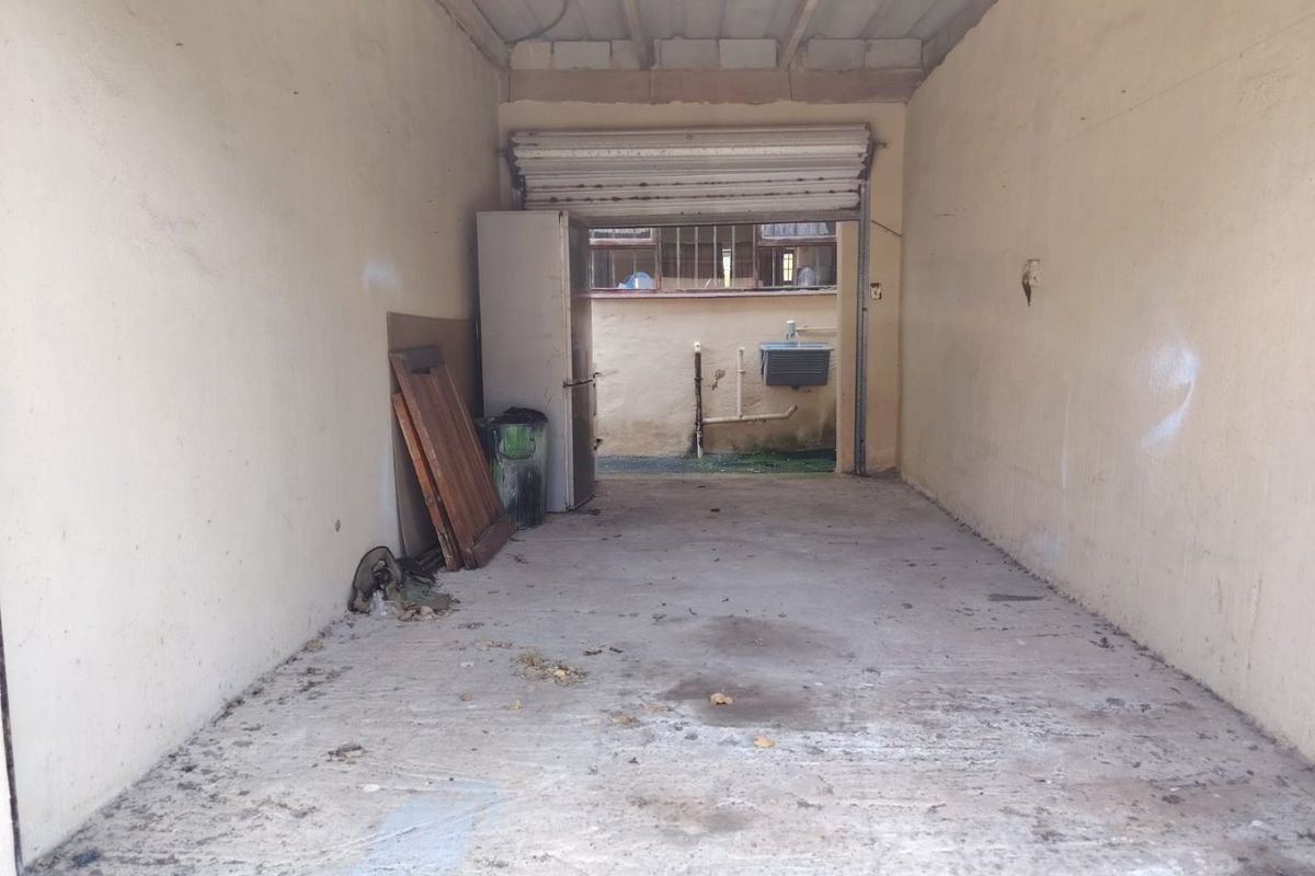 Opportunity Knocks in the Heart of Port Edward - Photo 5