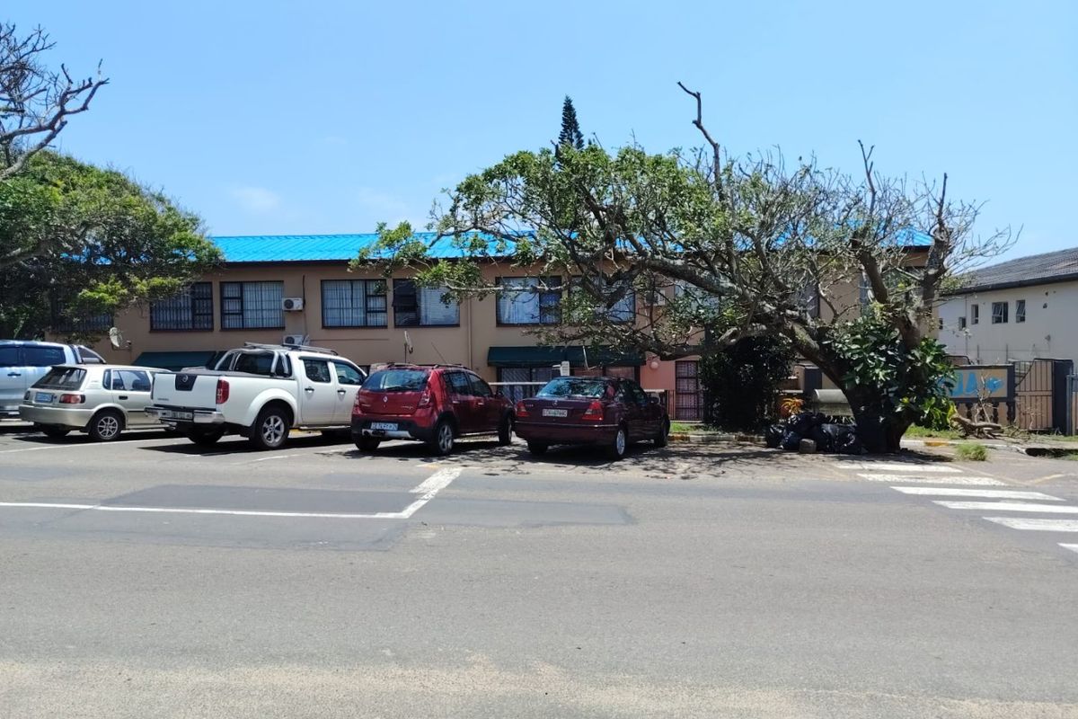 Opportunity Knocks in the Heart of Port Edward - Photo 3