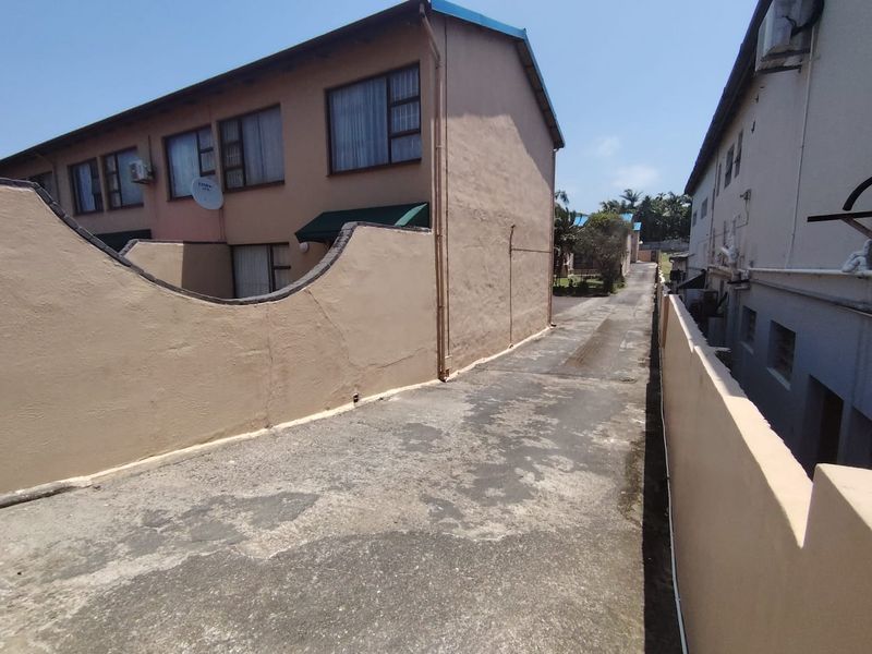 Opportunity Knocks in the Heart of Port Edward - Photo 2