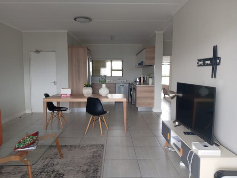 Stunning 2 bedroom Fully Furnished 2nd Floor Apartment to Rent in Waterfall City - Photo 4