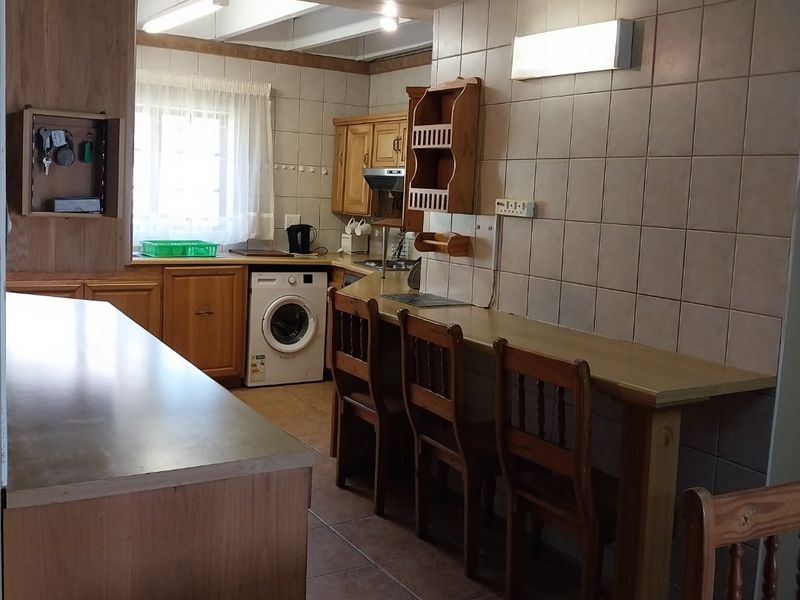 SPACIOUS UNIT WITH AMAZING SEA VIEW - Photo 8