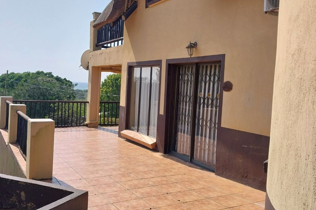 SPACIOUS UNIT WITH AMAZING SEA VIEW - Photo 3