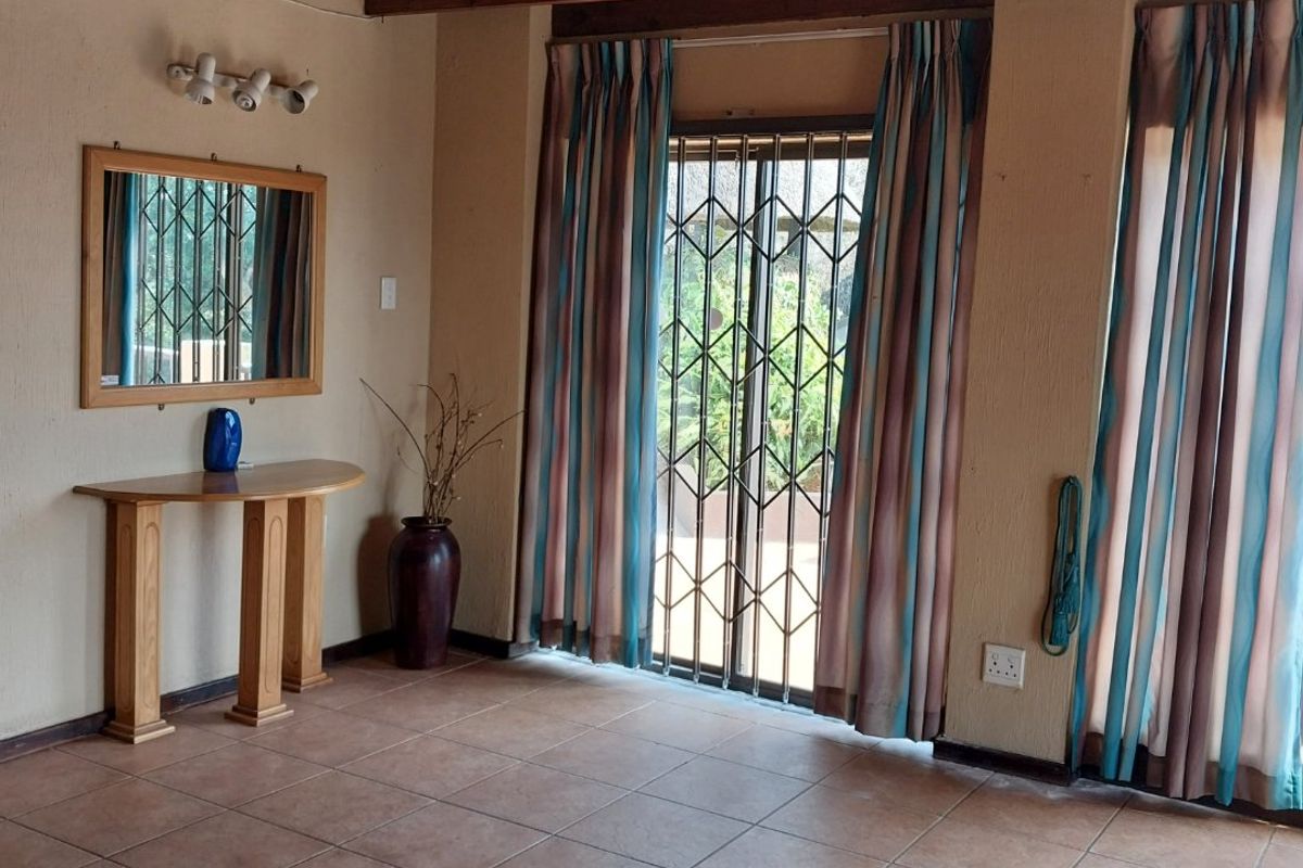 SPACIOUS UNIT WITH AMAZING SEA VIEW - Photo 4