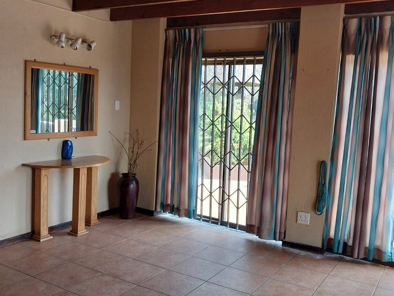 SPACIOUS UNIT WITH AMAZING SEA VIEW - Photo 4