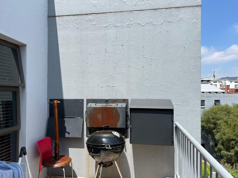 2 Bed | 1 Bath  | Top Floor Unit with Views – 74m2 - Photo 7