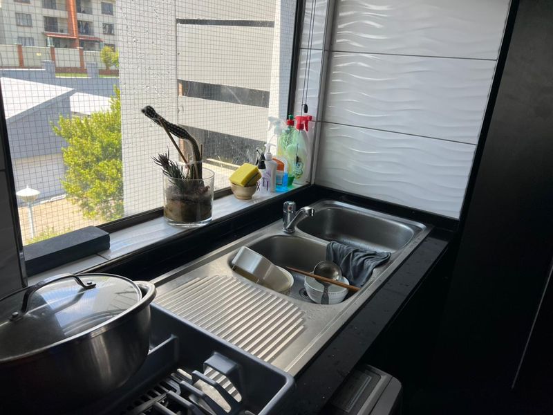 2 Bed | 1 Bath  | Top Floor Unit with Views – 74m2 - Photo 5
