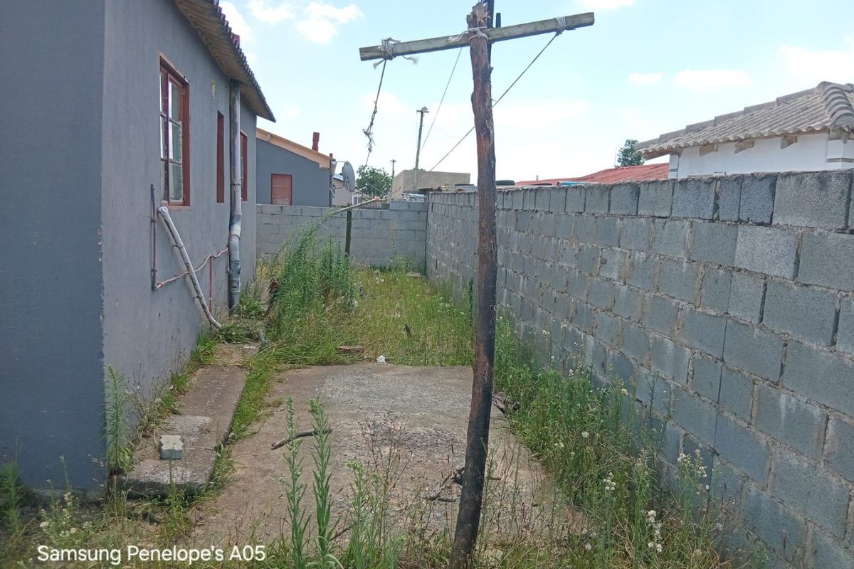 2 Bedroom House for Sale in Mdantsane nu 7 - Photo 4