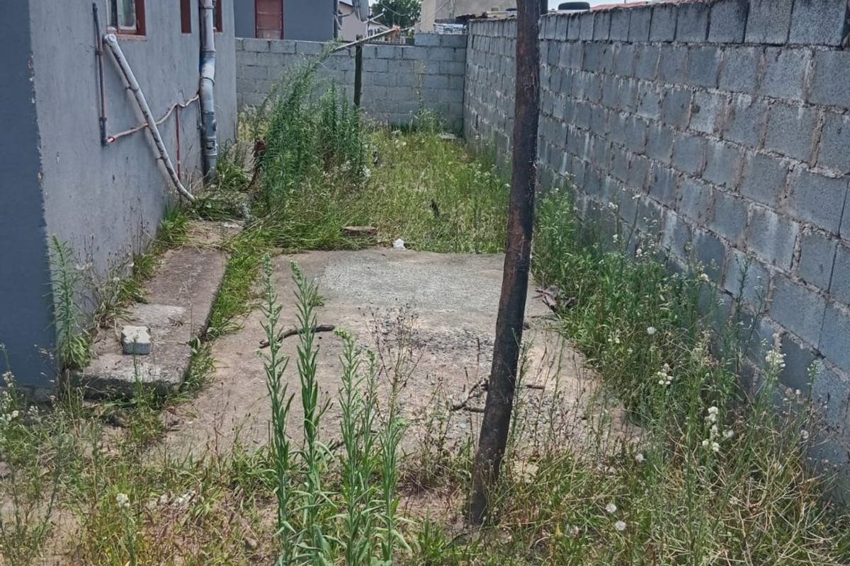2 Bedroom House for Sale in Mdantsane nu 7 - Photo 3