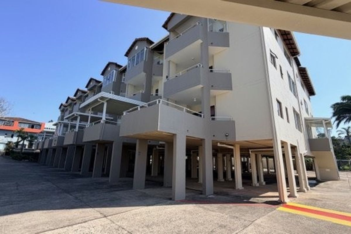 Neat 2-Bedroom Unit with Side Sea Views – Sunset Beach, Uvongo - Photo 4