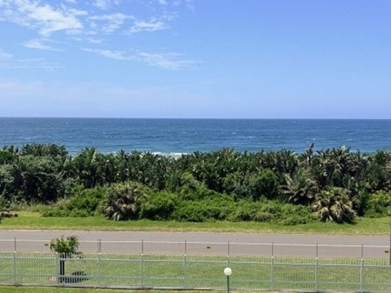 Experience Effortless Seaside Living – Stylish Holiday Retreat with Endless Ocean Views in Uvongo - Photo 3