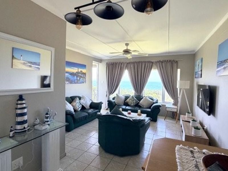 Experience Effortless Seaside Living – Stylish Holiday Retreat with Endless Ocean Views in Uvongo - Photo 9