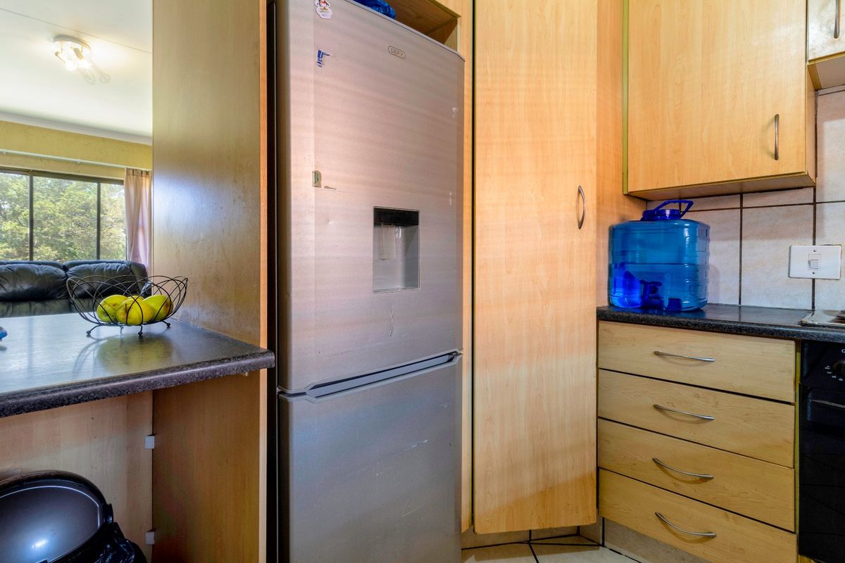 2 Bed Apartment in Croydon for Sale - Photo 3