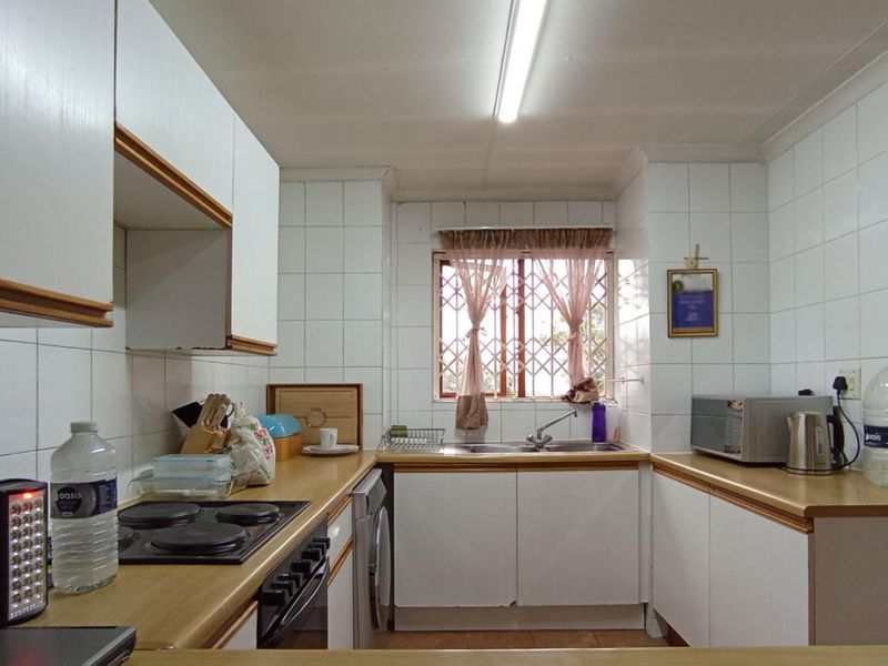 2 Bedroom Apartment forsale in Sunninghill - Photo 2