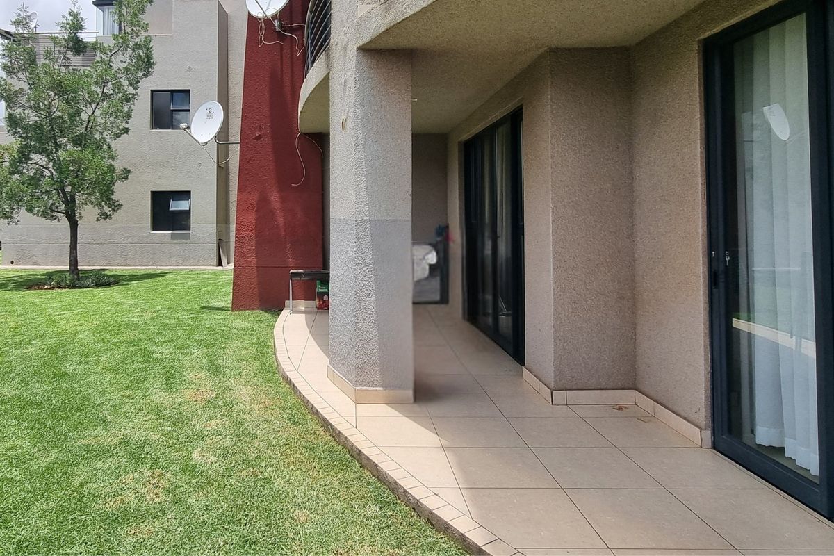 Ground Floor -2 Bed | 2 Bath - Photo 3