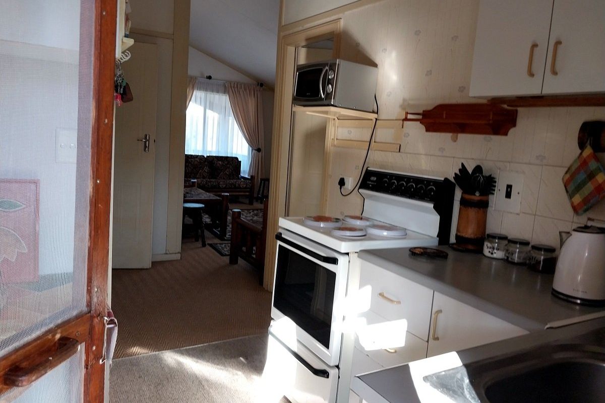 4 BEDROOM UNIT WITH LOCK UP GARAGE FOR SALE - Photo 5