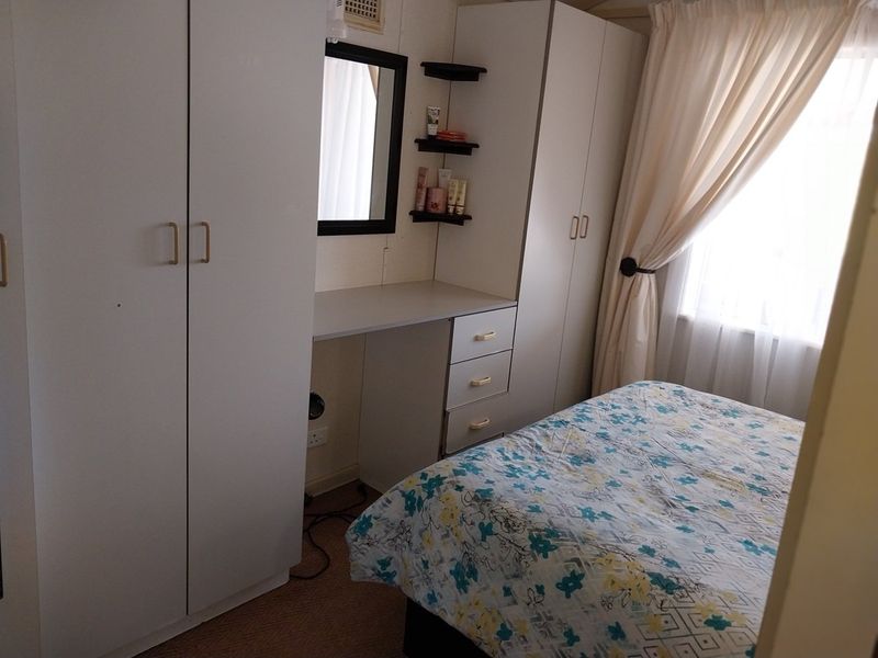 4 BEDROOM UNIT WITH LOCK UP GARAGE FOR SALE - Photo 10