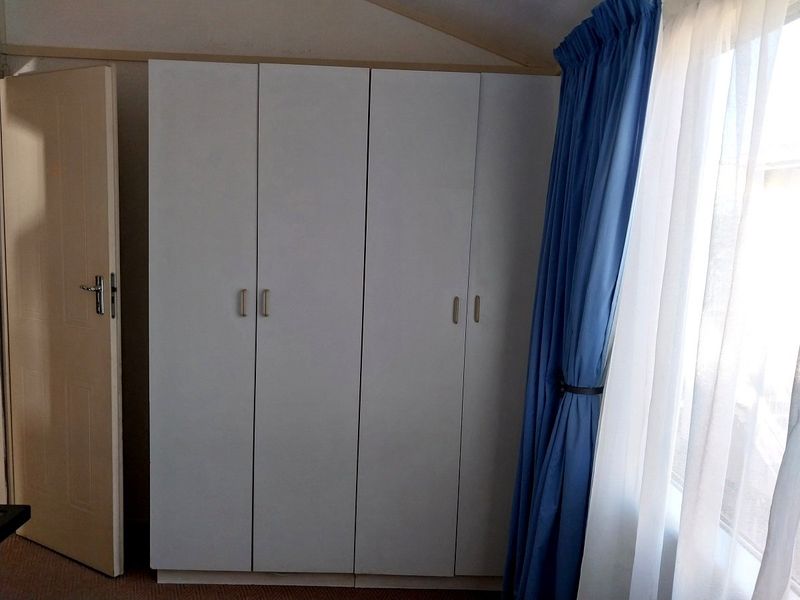 4 BEDROOM UNIT WITH LOCK UP GARAGE FOR SALE - Photo 9