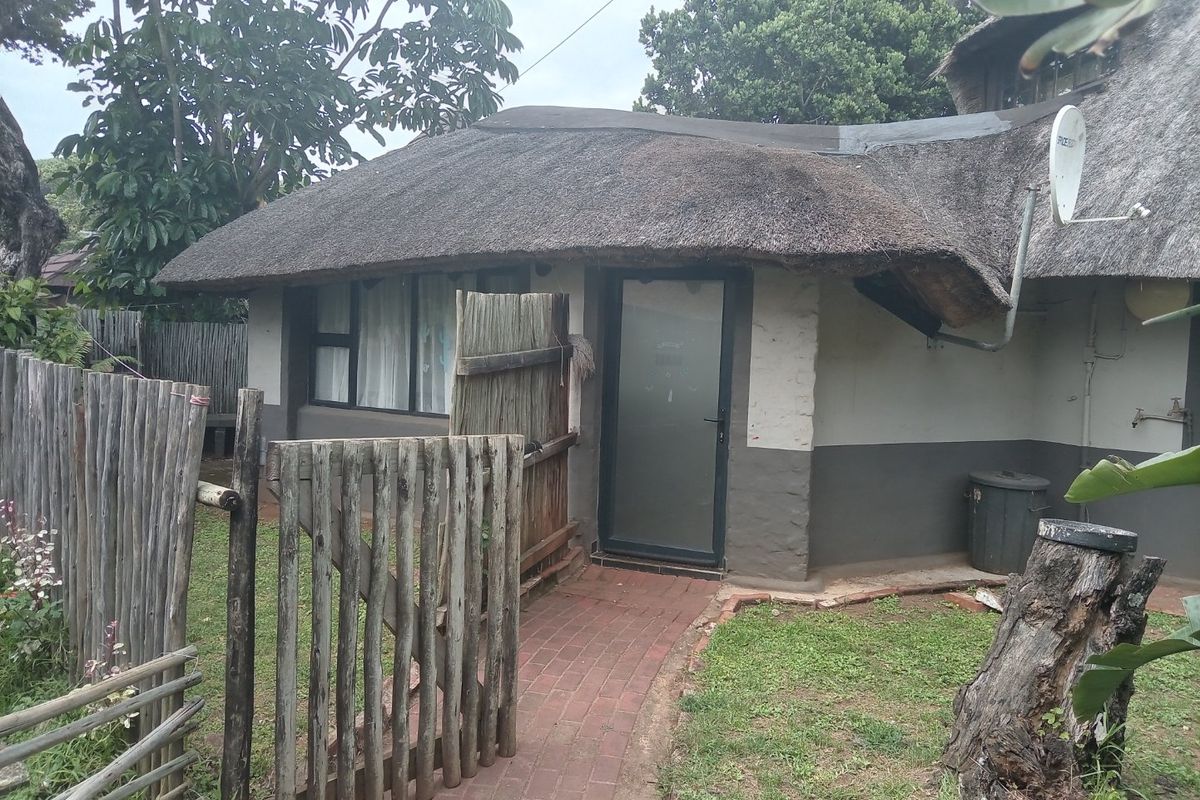 1 BEDROOM UNIT WITH LOFT FOR SALE IN HIBBERDENE - Photo 2