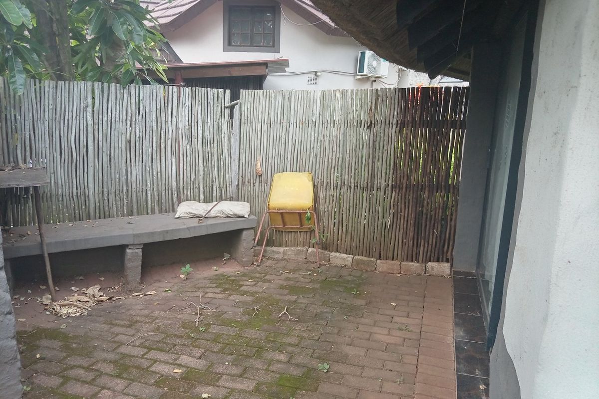 1 BEDROOM UNIT WITH LOFT FOR SALE IN HIBBERDENE - Photo 4