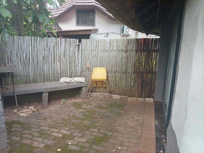 1 BEDROOM UNIT WITH LOFT FOR SALE IN HIBBERDENE - Photo 4