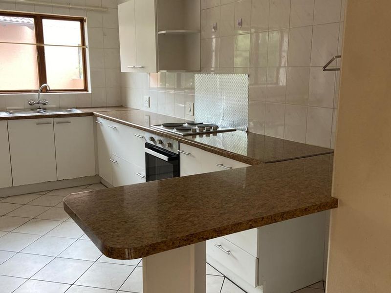 Modern 2-Bedroom Apartment in a Prime Location. - Photo 5