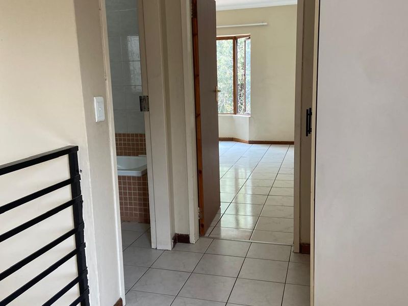 Modern 2-Bedroom Apartment in a Prime Location. - Photo 10