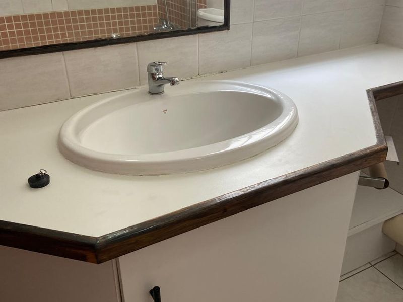 Modern 2-Bedroom Apartment in a Prime Location. - Photo 8