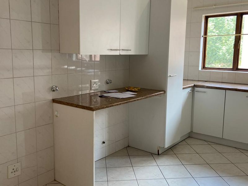 Modern 2-Bedroom Apartment in a Prime Location. - Photo 6