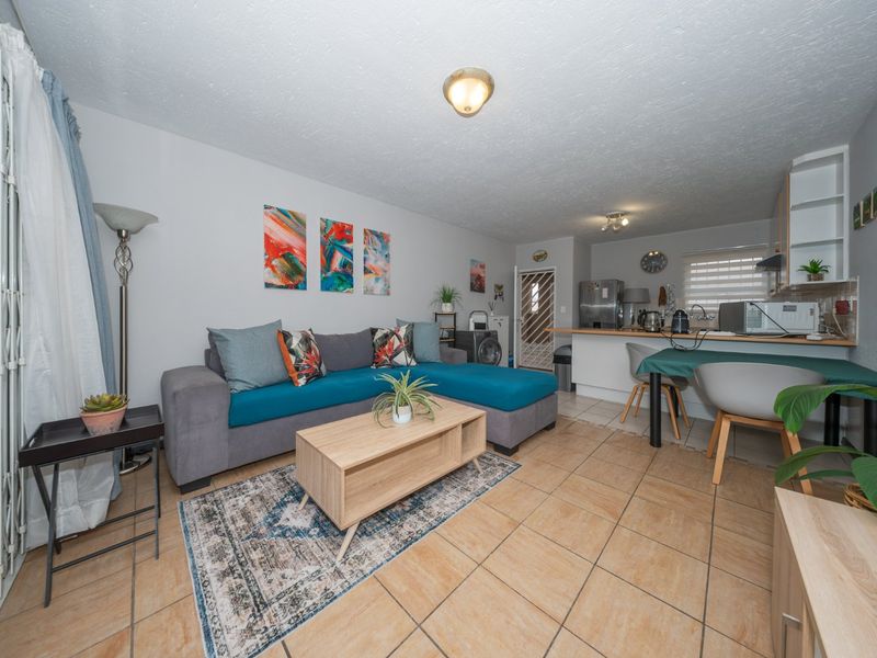 Immaculate Garden Townhouse Offering Secure Lock Up and Go Living - Photo 8