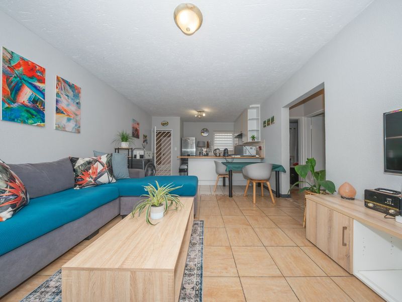 Immaculate Garden Townhouse Offering Secure Lock Up and Go Living - Photo 7