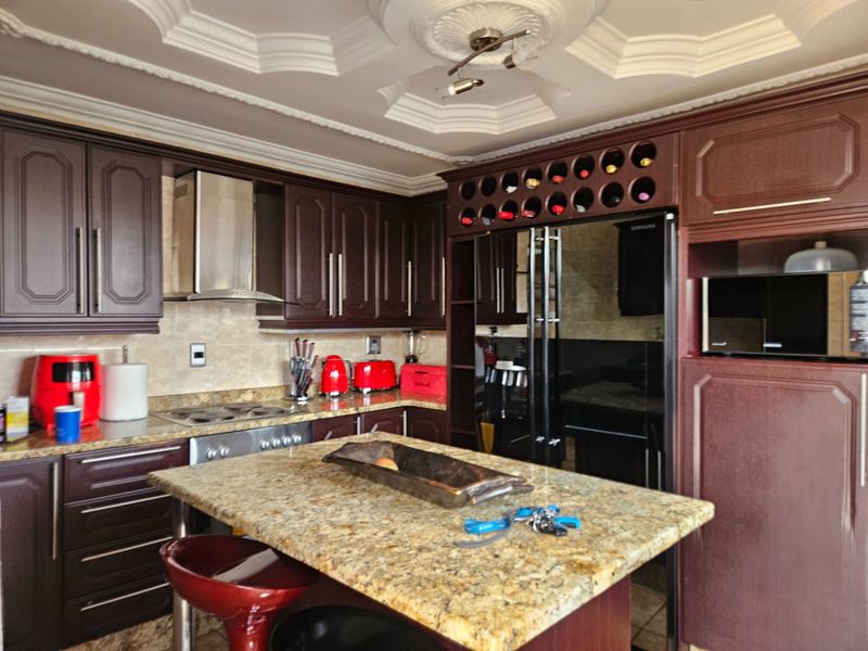 Stunning 3-Bedroom Family Home - Photo 10