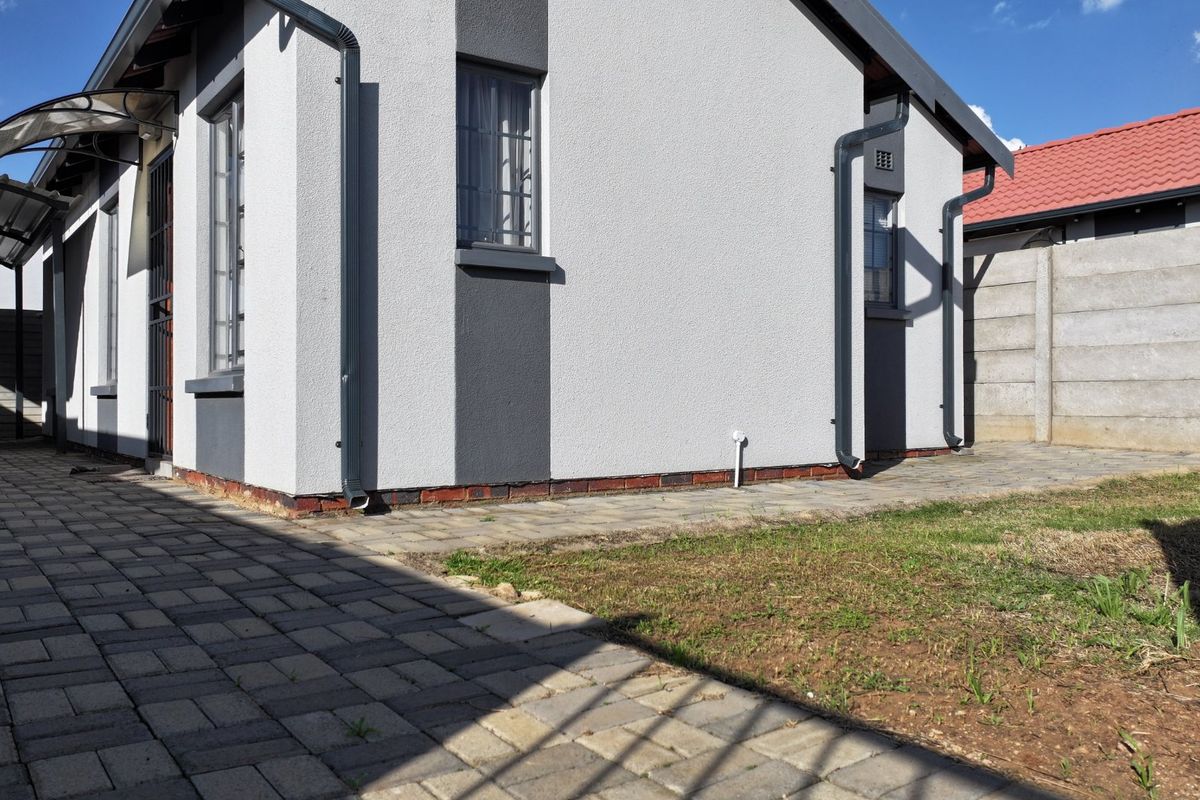 Spacious 3Bedroom House for Sale in Sky City - Photo 5