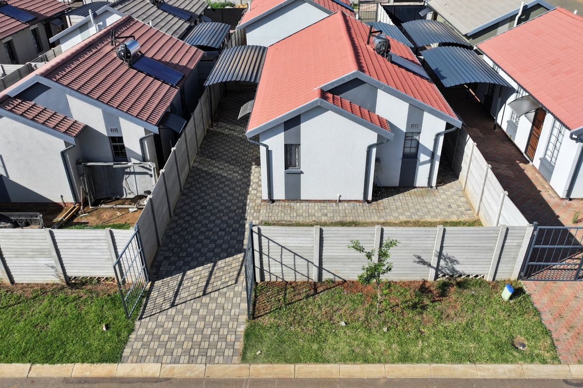 Spacious 3Bedroom House for Sale in Sky City - Photo 3