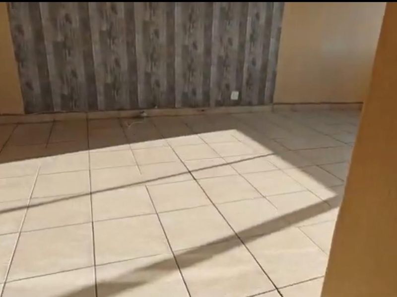 3 Bedrooms, 2 Bathrooms Apartment For Sale In Pinetown, Durban - Photo 2