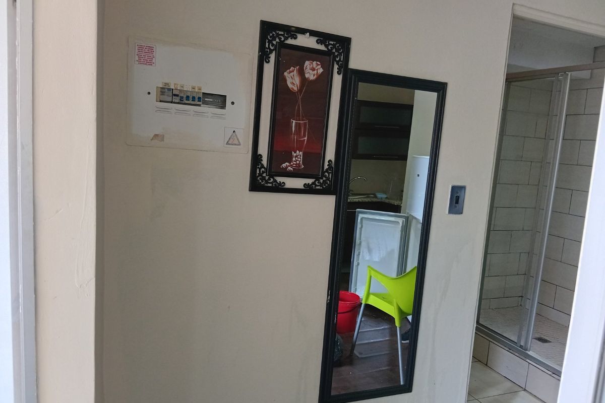 Well- 1 bedroom,1 bathroom commune with Fully Furnished Shared Kitchen. - Photo 5