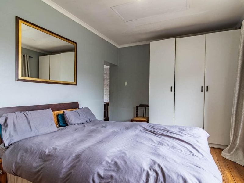 Spacious Family Home with Income-Generating Cottages - Photo 10