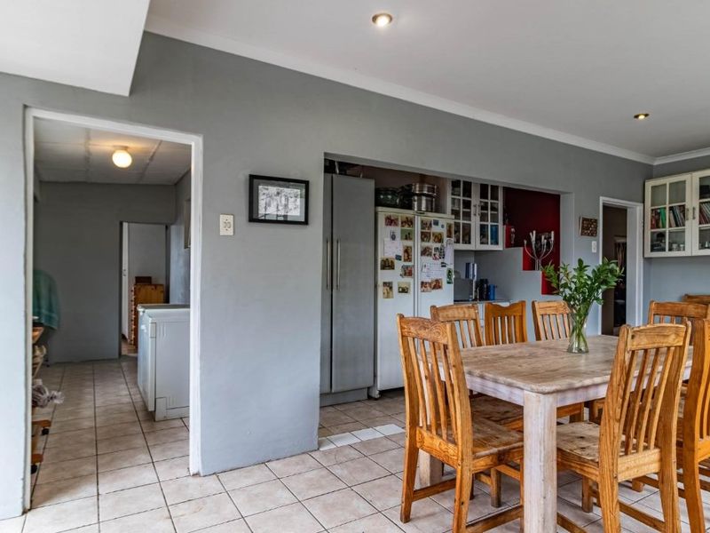 Spacious Family Home with Income-Generating Cottages - Photo 8