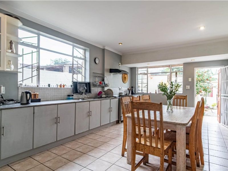 Spacious Family Home with Income-Generating Cottages - Photo 7