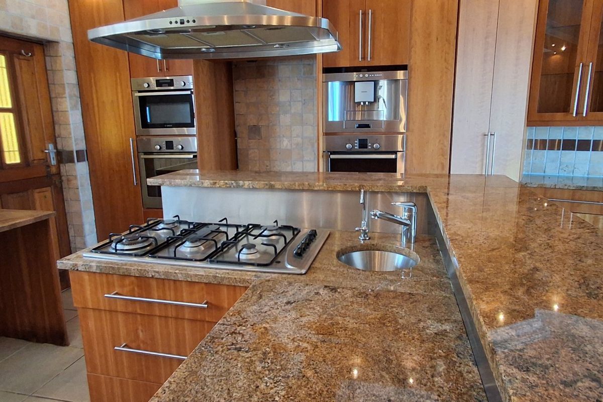 Luxury Coastal Retreat in Menkenkop, Hartenbos - Photo 5