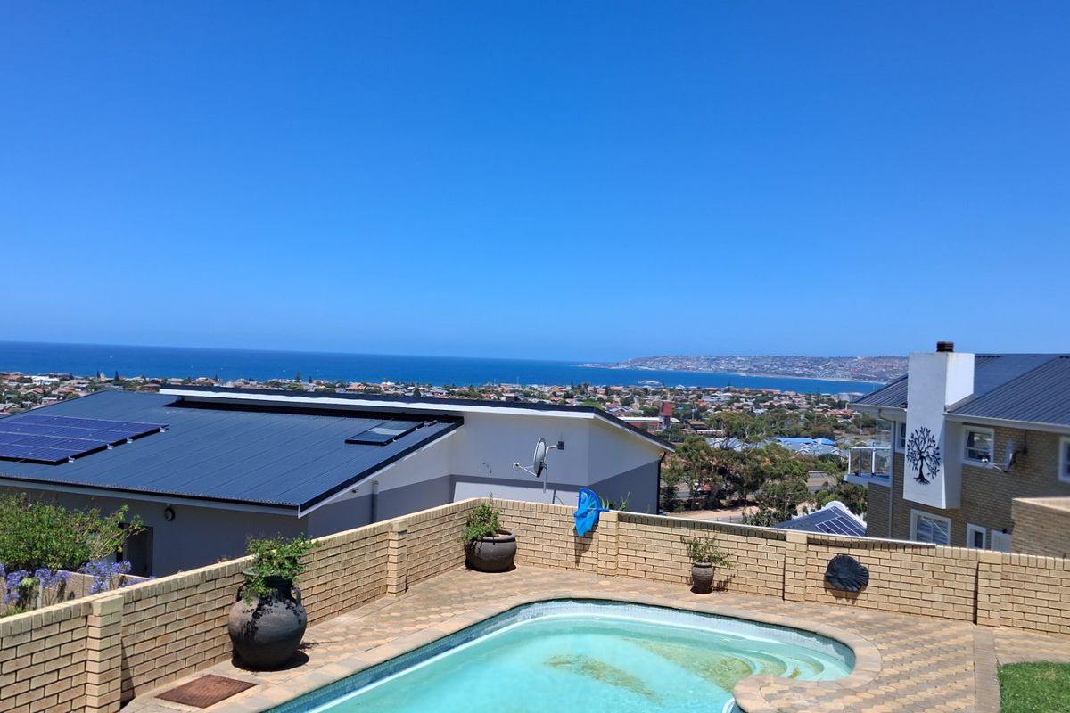 Luxury Coastal Retreat in Menkenkop, Hartenbos - Photo 2